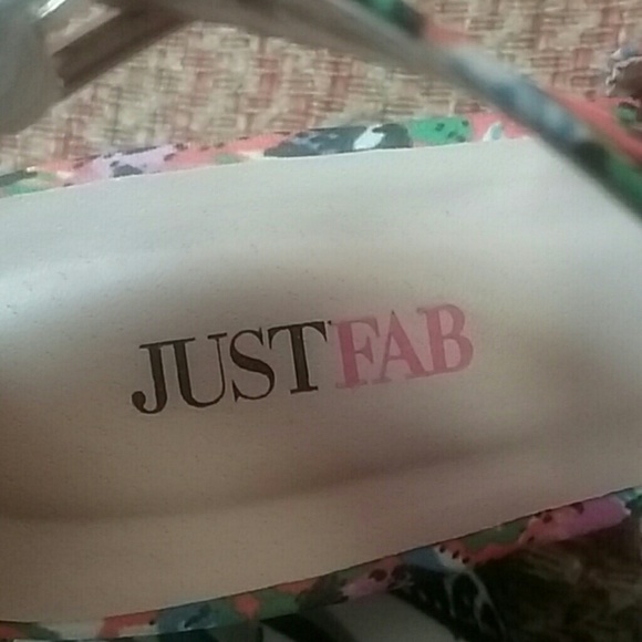 BEAUTIFUL FLORAL JUSTFABS - Picture 4 of 6